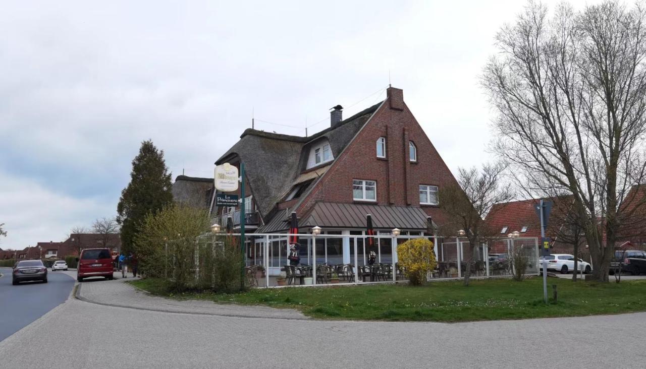 Schaake Hooksiel - Charmante Reetdachwohnung & Kostenfreier Parkplatz Exterior photo