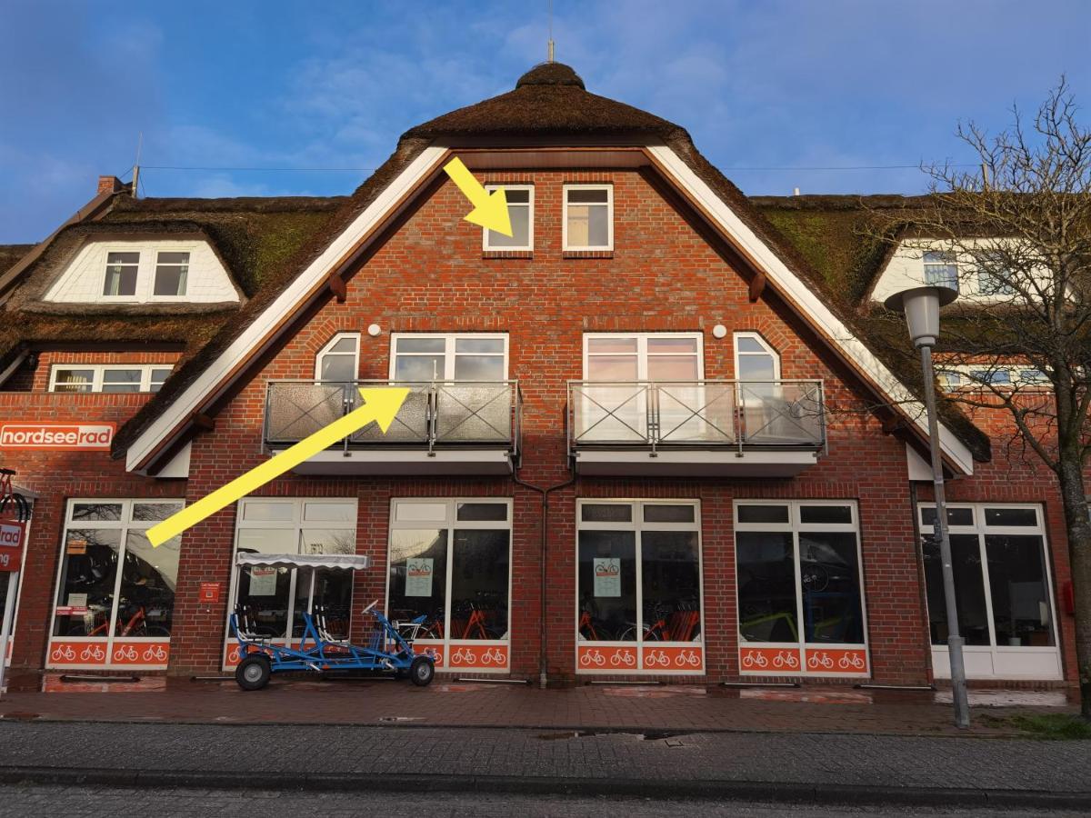 Schaake Hooksiel - Charmante Reetdachwohnung & Kostenfreier Parkplatz Exterior photo